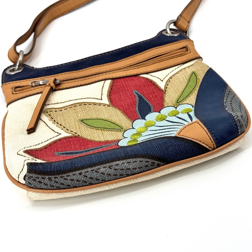 RELIC Floral Embroidered Canvas Crossbody Bag - Picture 6 of 14
